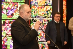 Polish Ambassador Opens Exhibition of Stained Glass