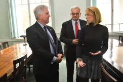 Us Ambassador Helps In The Restoration Of The University Library