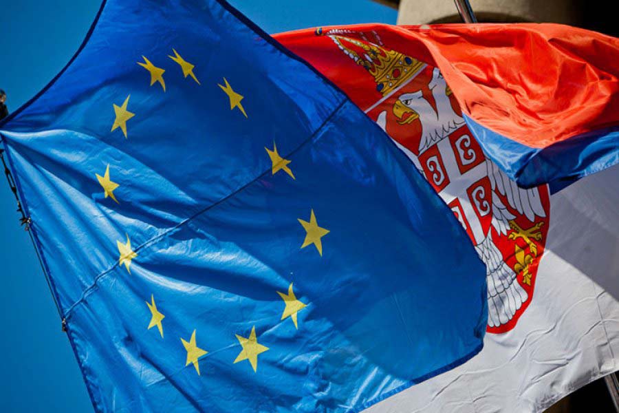 EU Serbia flags Key findings of the EU 2016 Report on Serbia