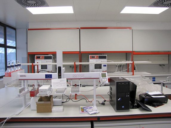 Laboratories with EU Equipment Testing for COVID-19