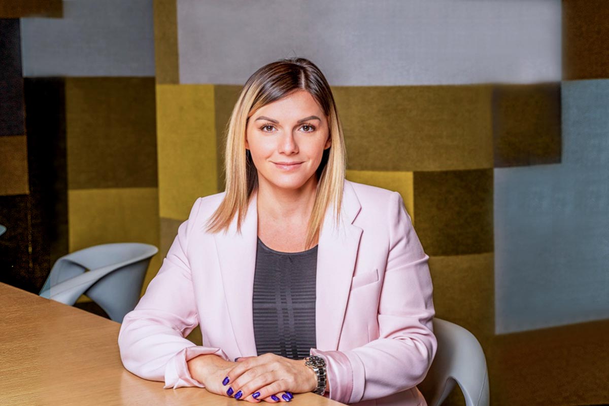 Marija Popović, Ananas The First Marketplace At The Right Time