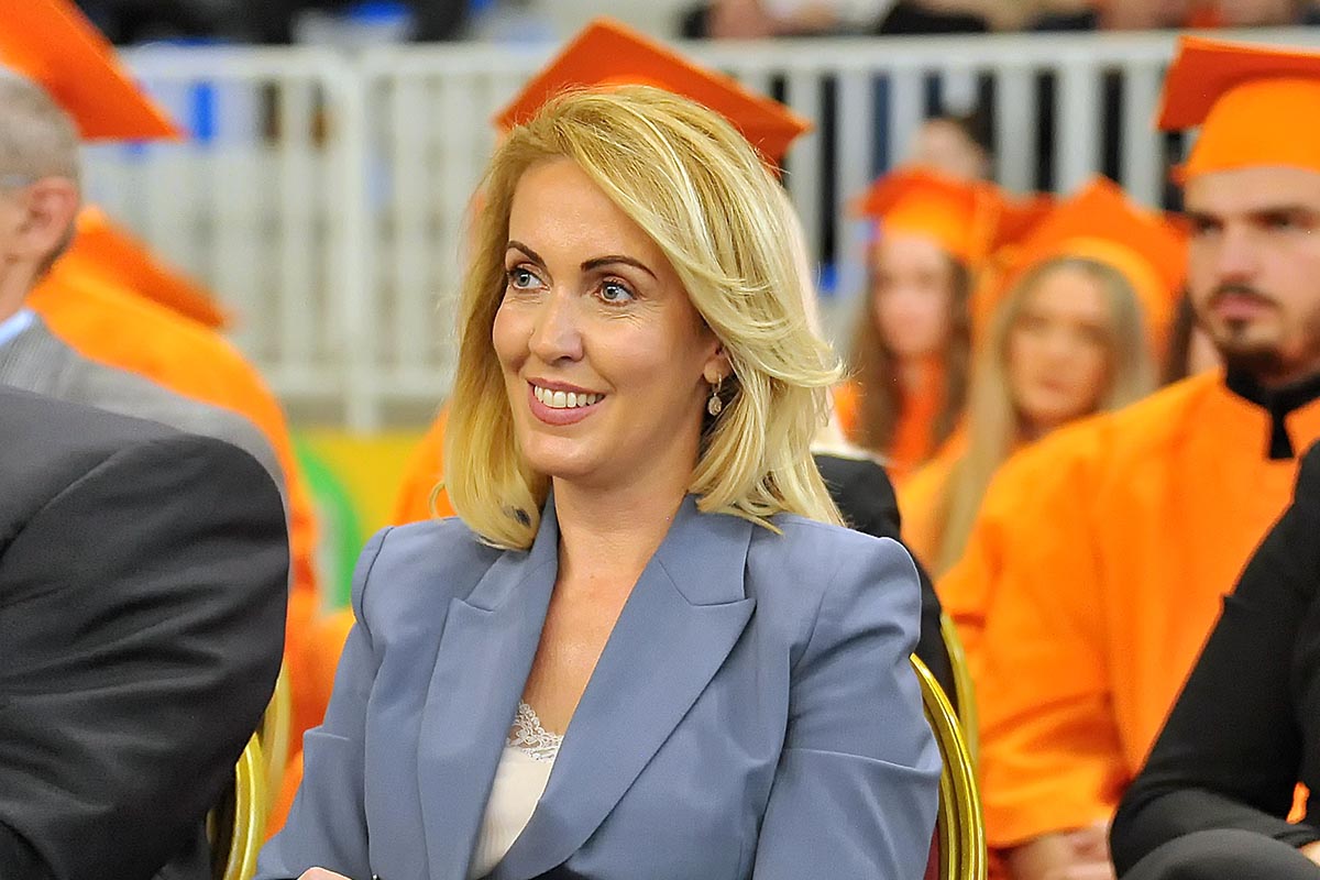 An Academic Bridge for Future Leaders