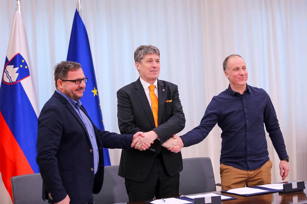 Slovenian Emergency Dispatchers Suspend Two-Year Strike After Agreement with Government